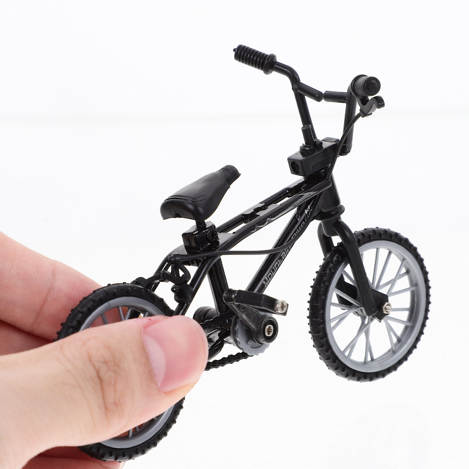 Modelo de bicicleta de metal a - Mountain Biking Europe reseña y precio